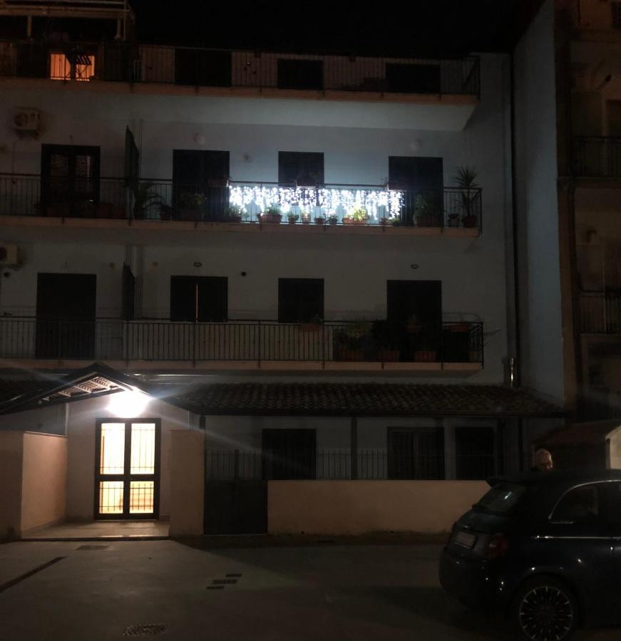 לינה וארוחת בוקר קאסרטה Il Giardino Della Reggia מראה חיצוני תמונה